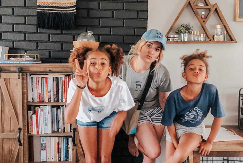 091219_MeghanYancy-2 Meghan and her daughters